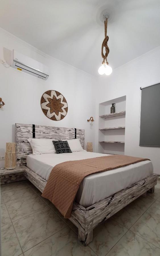 Alexandra'S Boutique House Apartment Triovasalos ภายนอก รูปภาพ