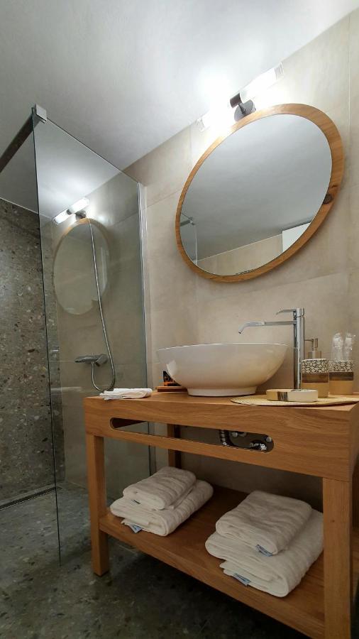 Alexandra'S Boutique House Apartment Triovasalos ภายนอก รูปภาพ