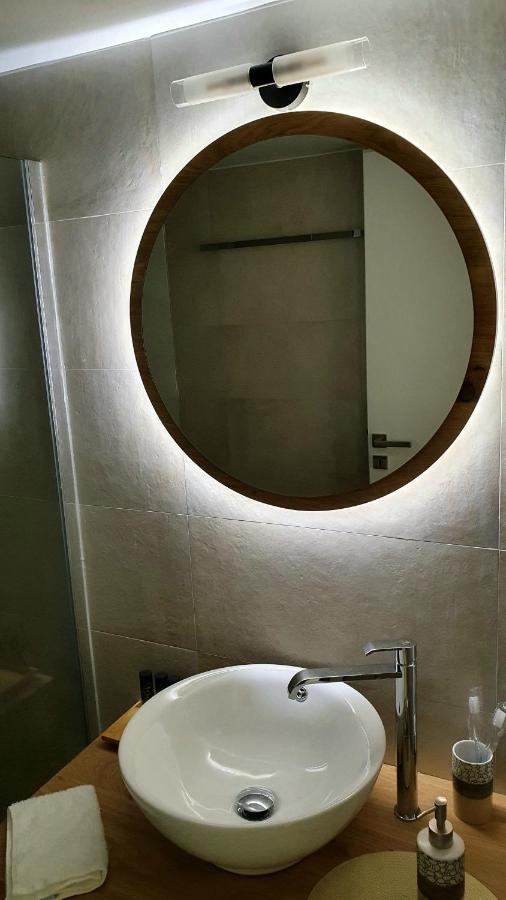 Alexandra'S Boutique House Apartment Triovasalos ภายนอก รูปภาพ