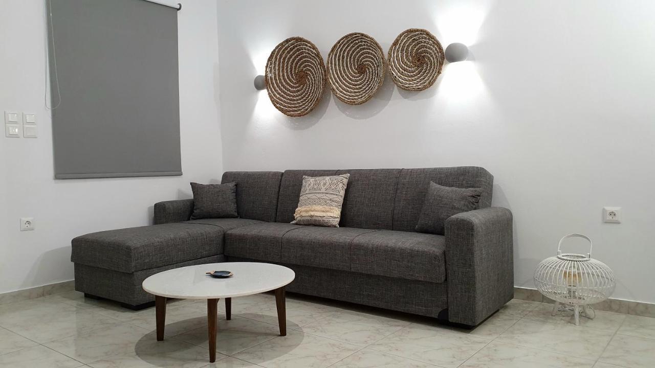 Alexandra'S Boutique House Apartment Triovasalos ภายนอก รูปภาพ