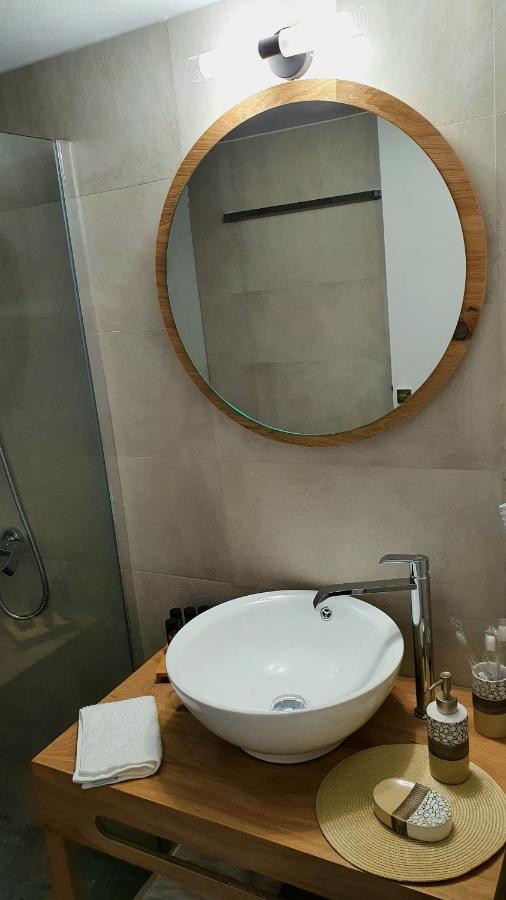 Alexandra'S Boutique House Apartment Triovasalos ภายนอก รูปภาพ